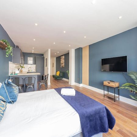 דירות 2Cq*Morden Studio Flat *Moments Away From Brighton Seafront מראה חיצוני תמונה