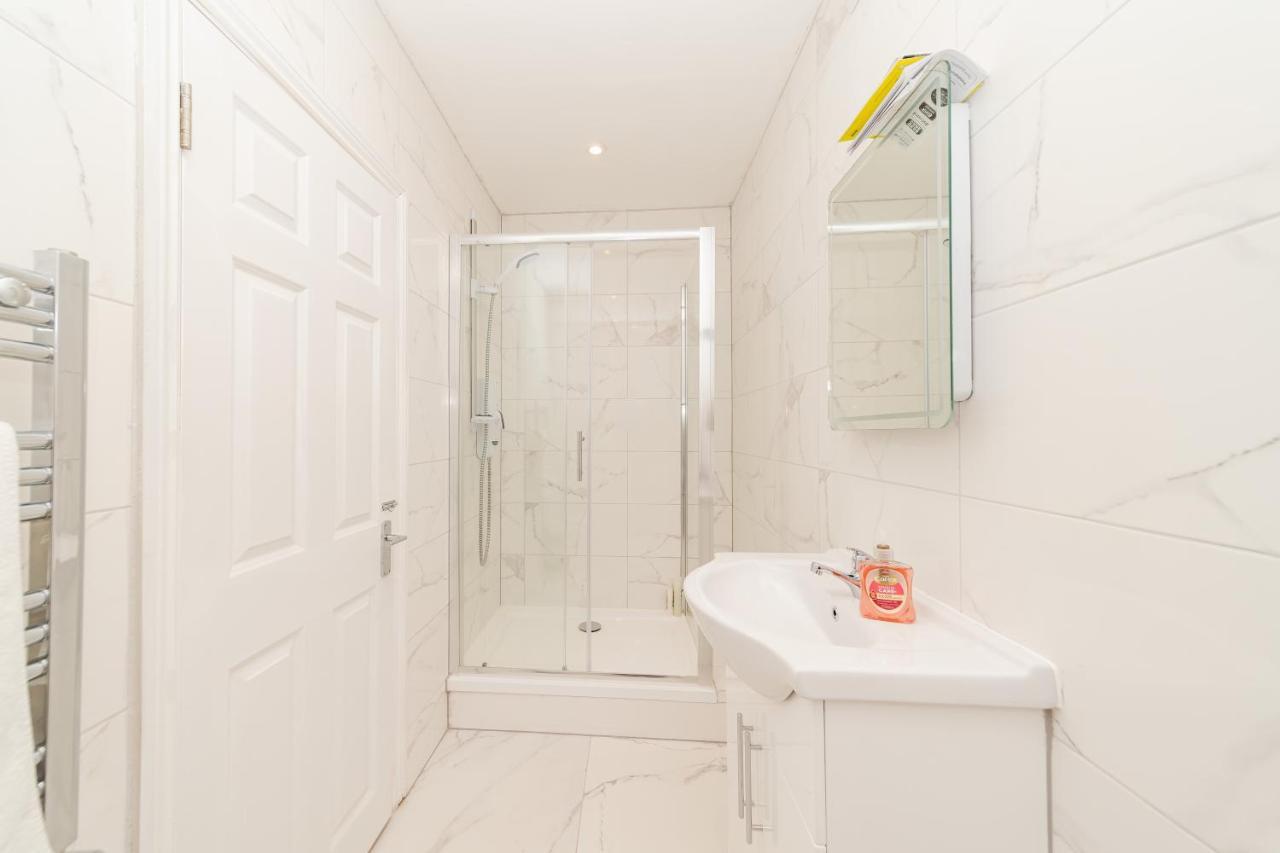 דירות 2Cq*Morden Studio Flat *Moments Away From Brighton Seafront מראה חיצוני תמונה
