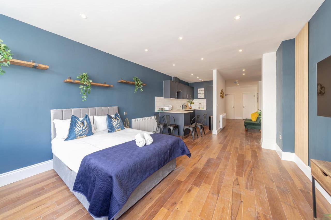 דירות 2Cq*Morden Studio Flat *Moments Away From Brighton Seafront מראה חיצוני תמונה