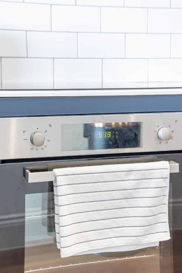 דירות 2Cq*Morden Studio Flat *Moments Away From Brighton Seafront מראה חיצוני תמונה
