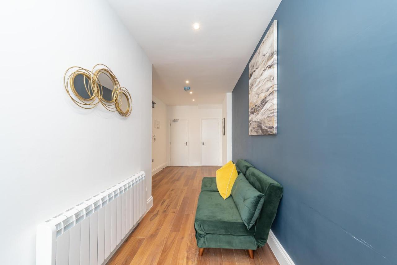 דירות 2Cq*Morden Studio Flat *Moments Away From Brighton Seafront מראה חיצוני תמונה