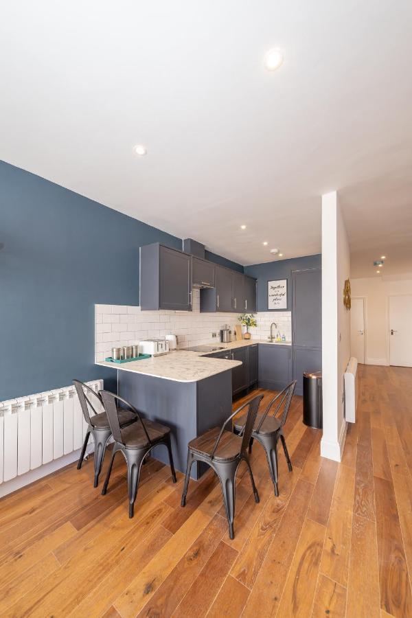 דירות 2Cq*Morden Studio Flat *Moments Away From Brighton Seafront מראה חיצוני תמונה